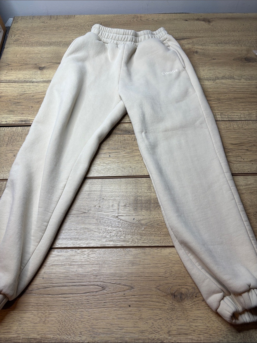 Women’s Comfrt Fleece Jogger Pants in Cream Size Small